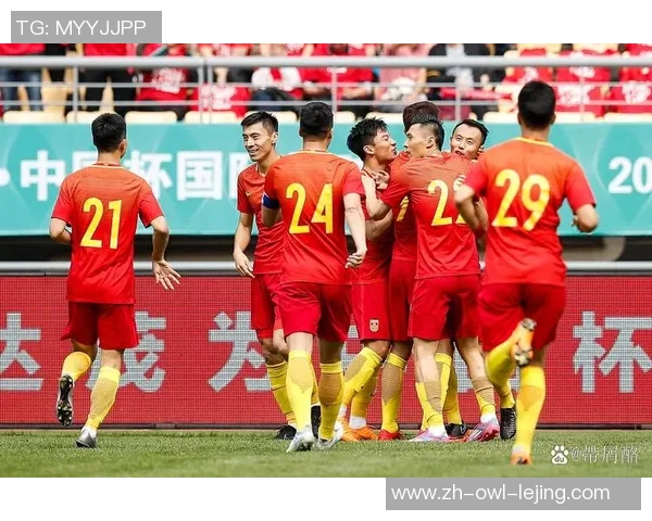 激烈拼搏展风采足球比赛中的团队精神与个人魅力